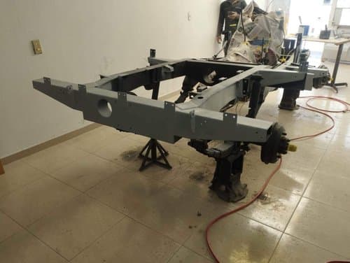 Land Rover Santana IIa — The Undercarriage