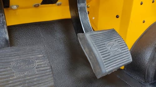 Land Rover Santana IIa — Hardware & Details