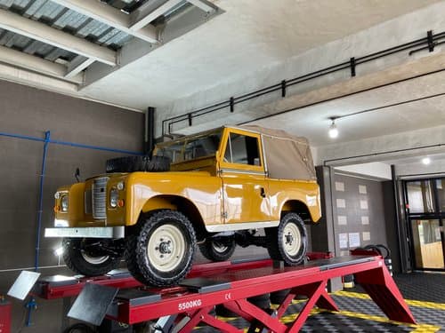 Land Rover Santana IIa — The Truck's Exterior