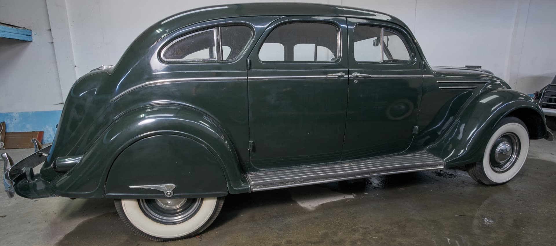 1937 Chrysler Airflow Series C-17